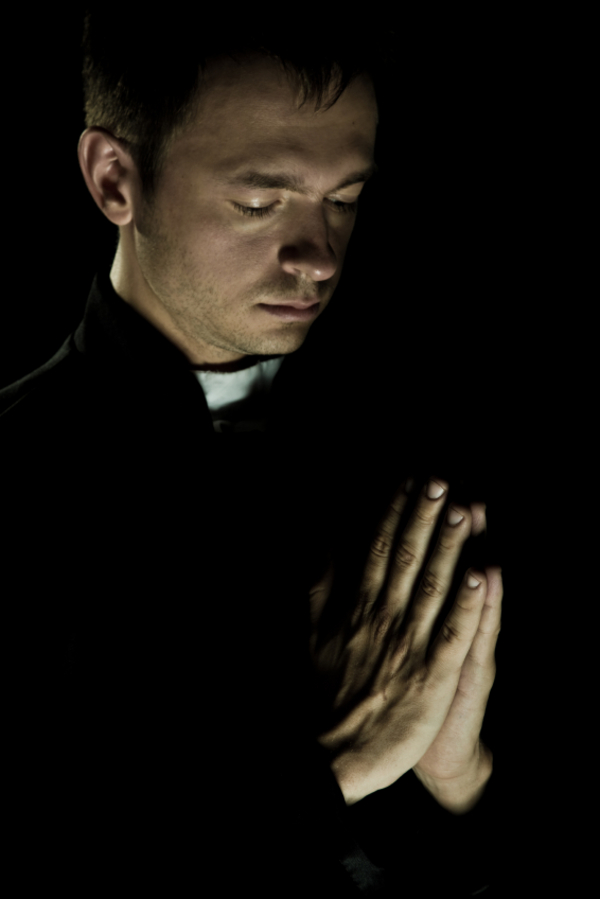 katolsk praest c  Arthur Kwiatkowski  2009  iStockphoto